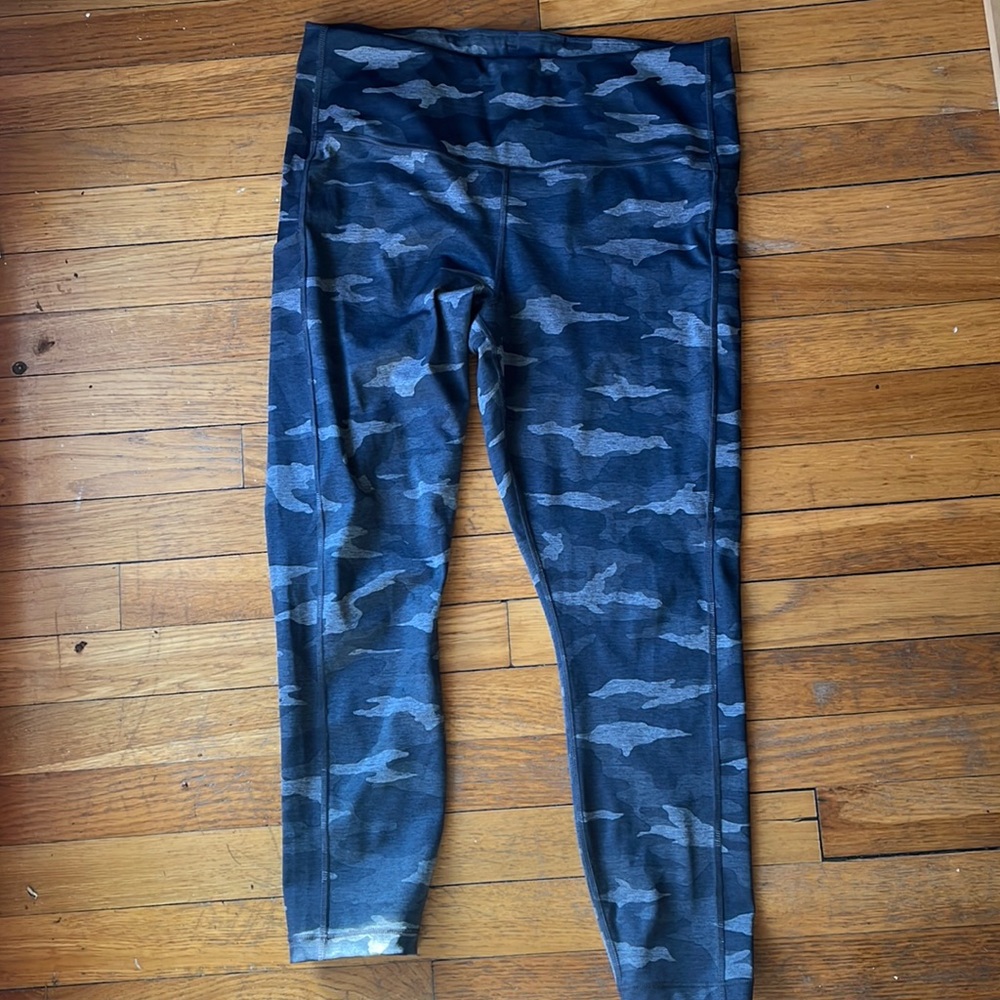Athleta Ultimate Camo 7/8 Tights Size Large